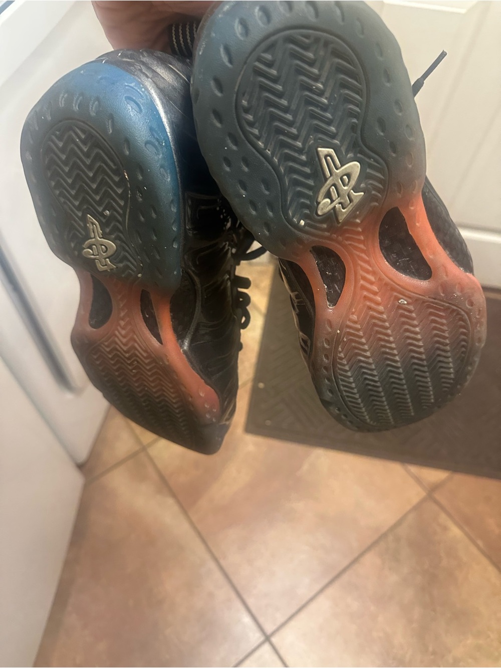 Foamposite One Gradient Sole - Picture 4 of 4